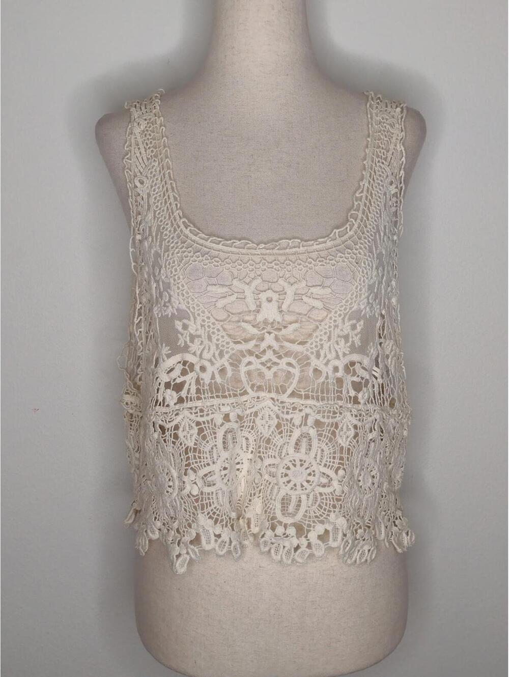 NWOT Millau Women's Ivory/Crochet Top Size Medium